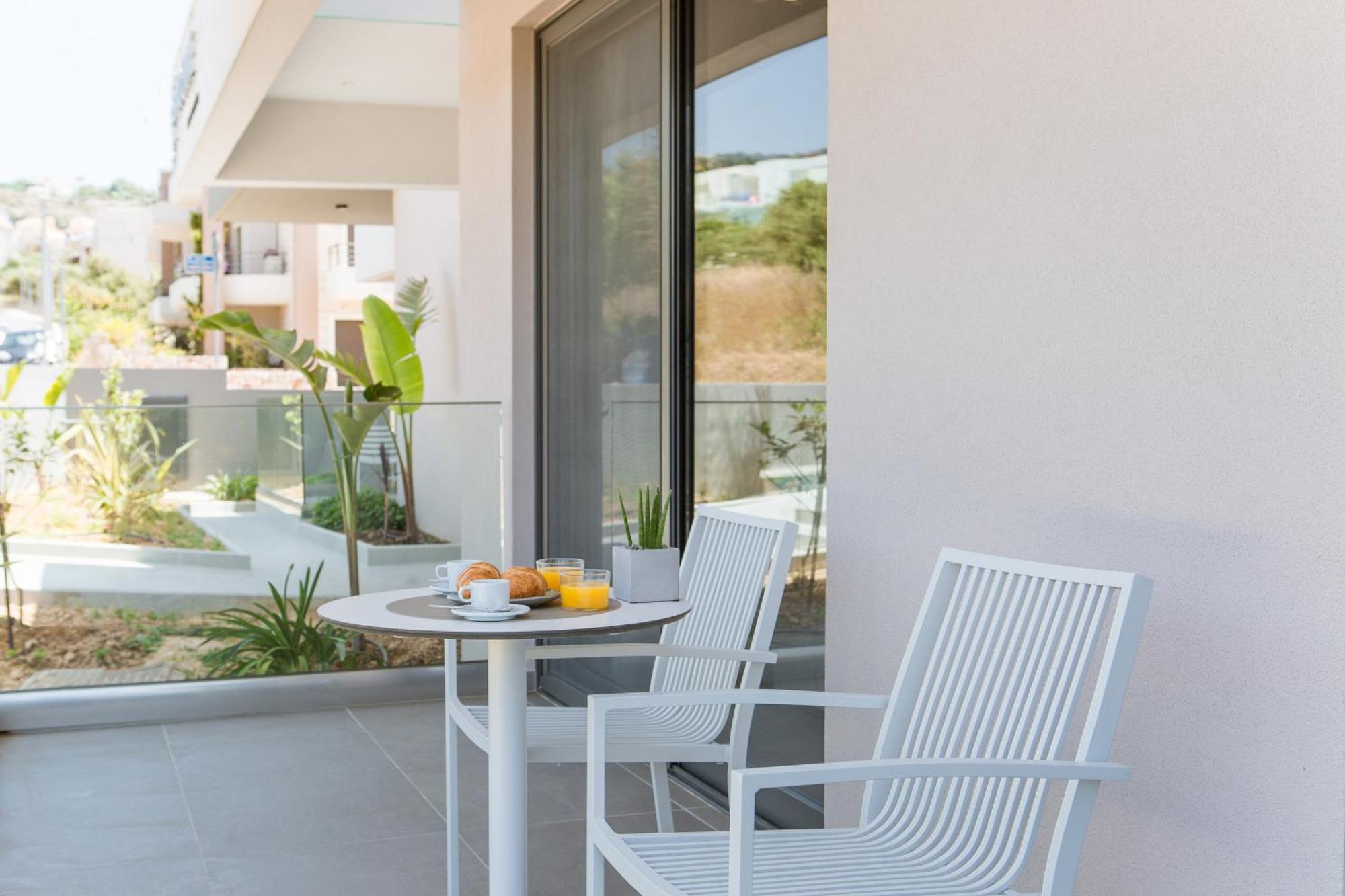 خانيا Noemie Luxury Suites الغرفة الصورة